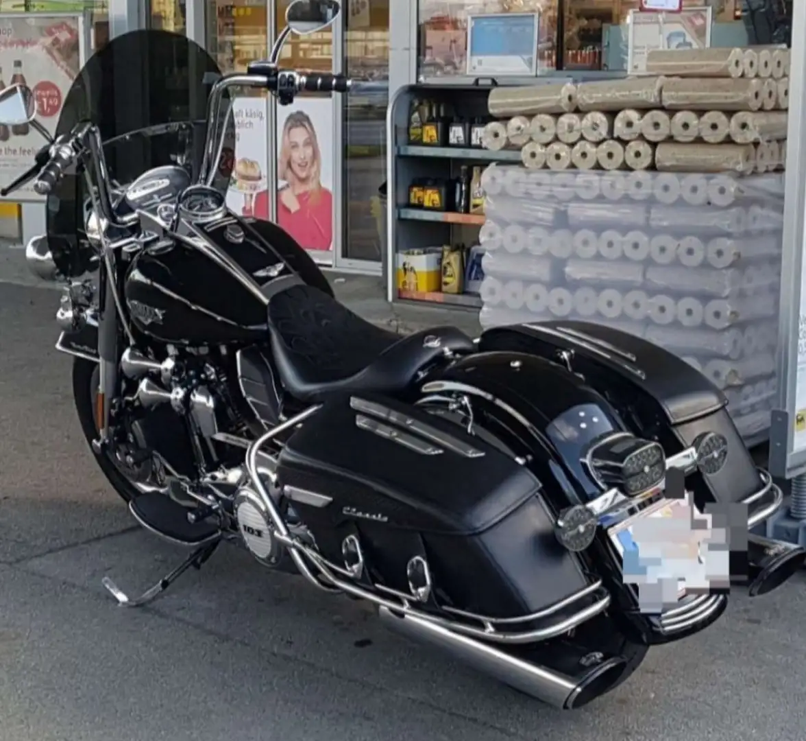 Harley-Davidson Road King Classic - 2