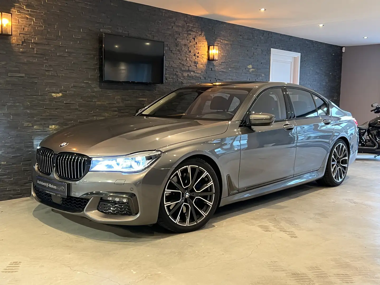 BMW 750 7-serie 750i xDrive High Executive Bj: 2017 / M-Sp Gris - 1