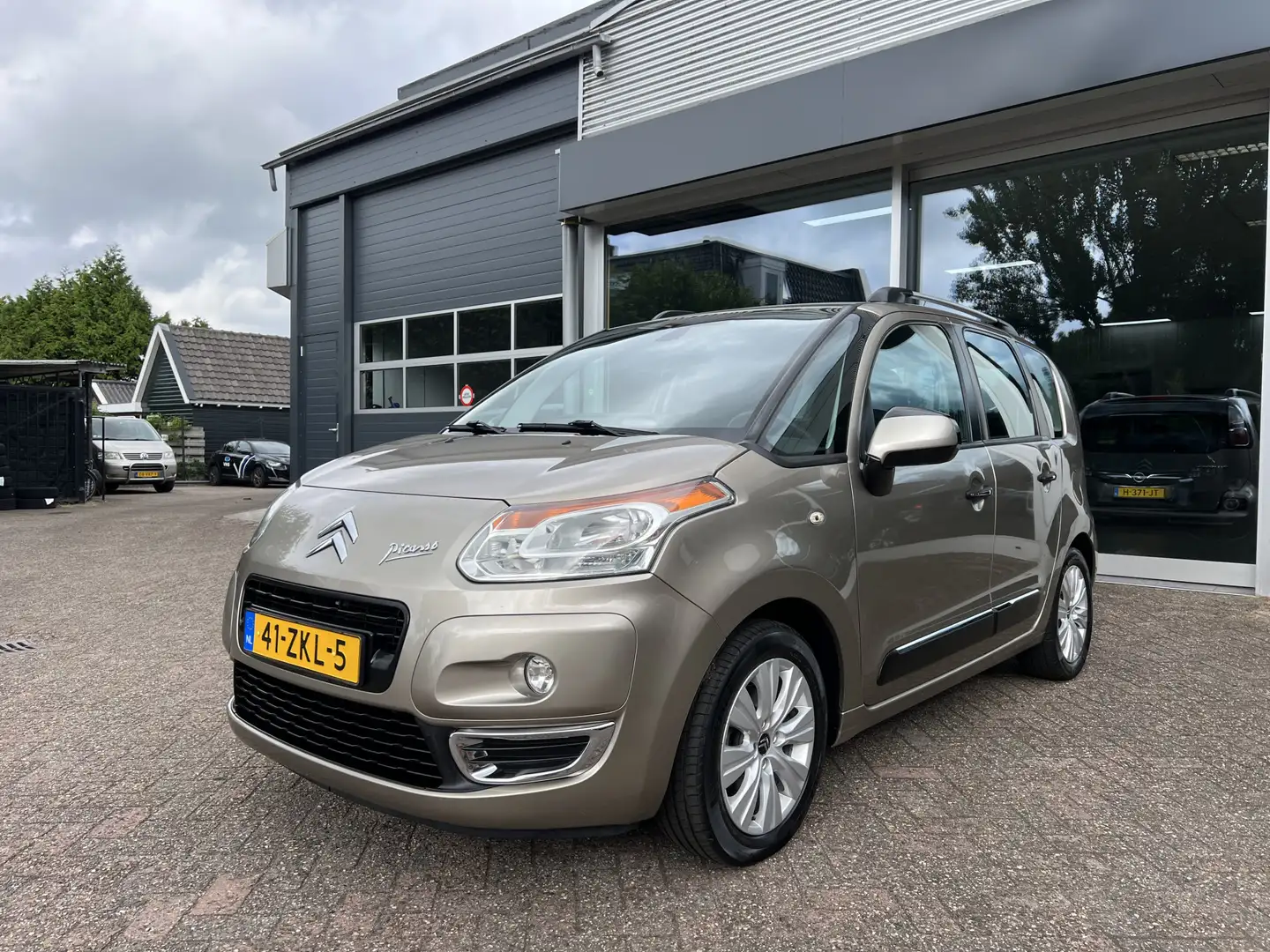 Citroen C3 Picasso 1.6 VTi Color Selection Trekhaak, Cruise, Parkeers Beige - 1