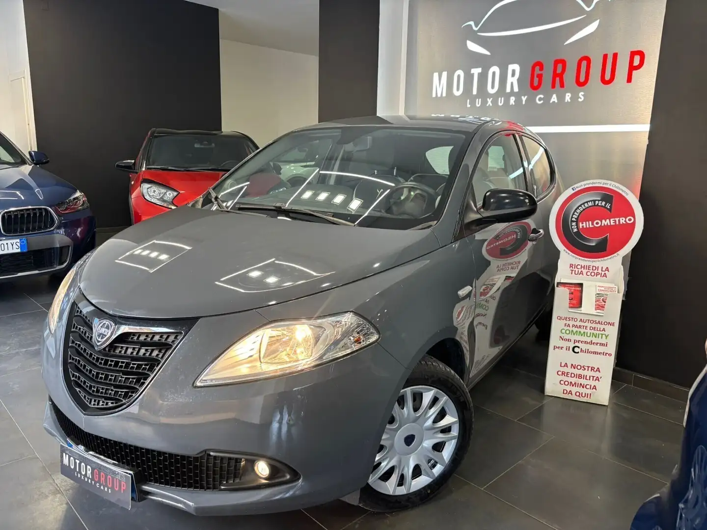 Lancia Ypsilon 1.3 MJT 16V 95 CV 5 porte S&S Silver Grau - 1