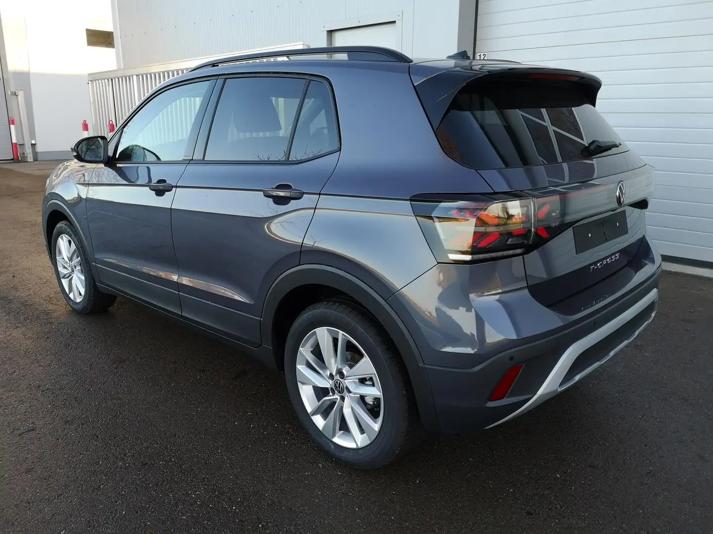 Volkswagen T-Cross 1.0 TSI 85 kW Life DSG Matrix ACC App Sitzh AHK... Grau - 2