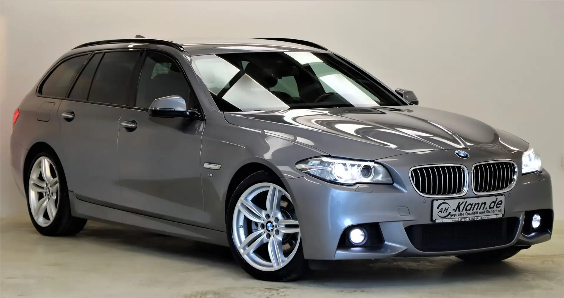 BMW 520 d Touring 190PS xDrive M Sport HUD Nav Bi-Xen Grau - 1