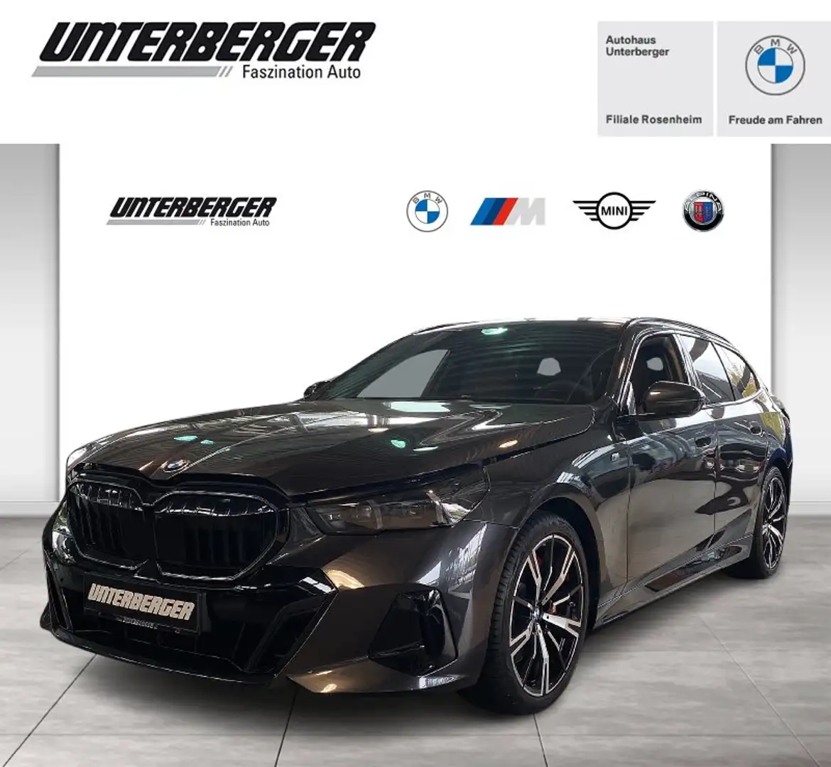 BMW 540 d xDrive Touring M-Sport Pro AHK LED Driving Assis Grijs - 1