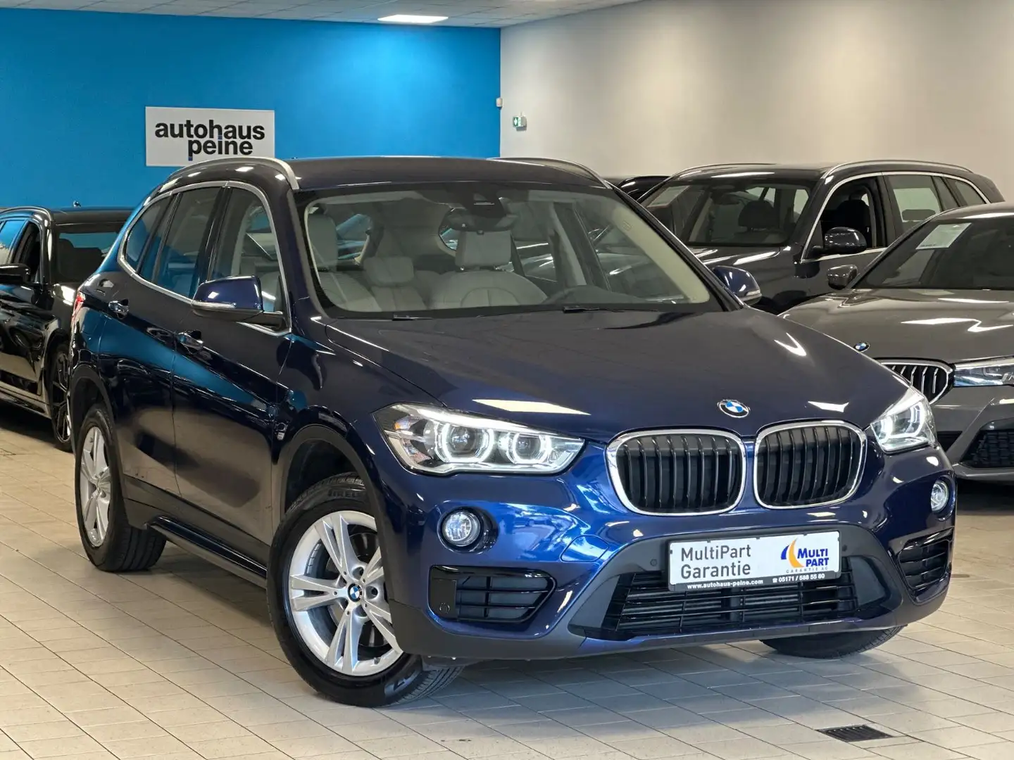 BMW X1 xD20d/Aut/Navi/LEDer/AHK/P&DrivAs/Kamer/SportL Blau - 1