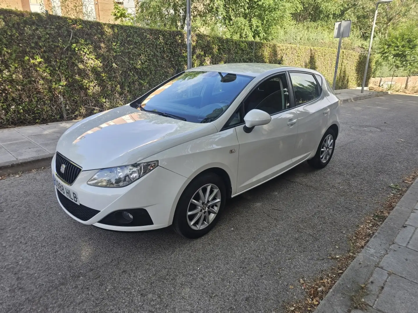SEAT Ibiza 1.6TDI CR FR 105 Blanc - 1