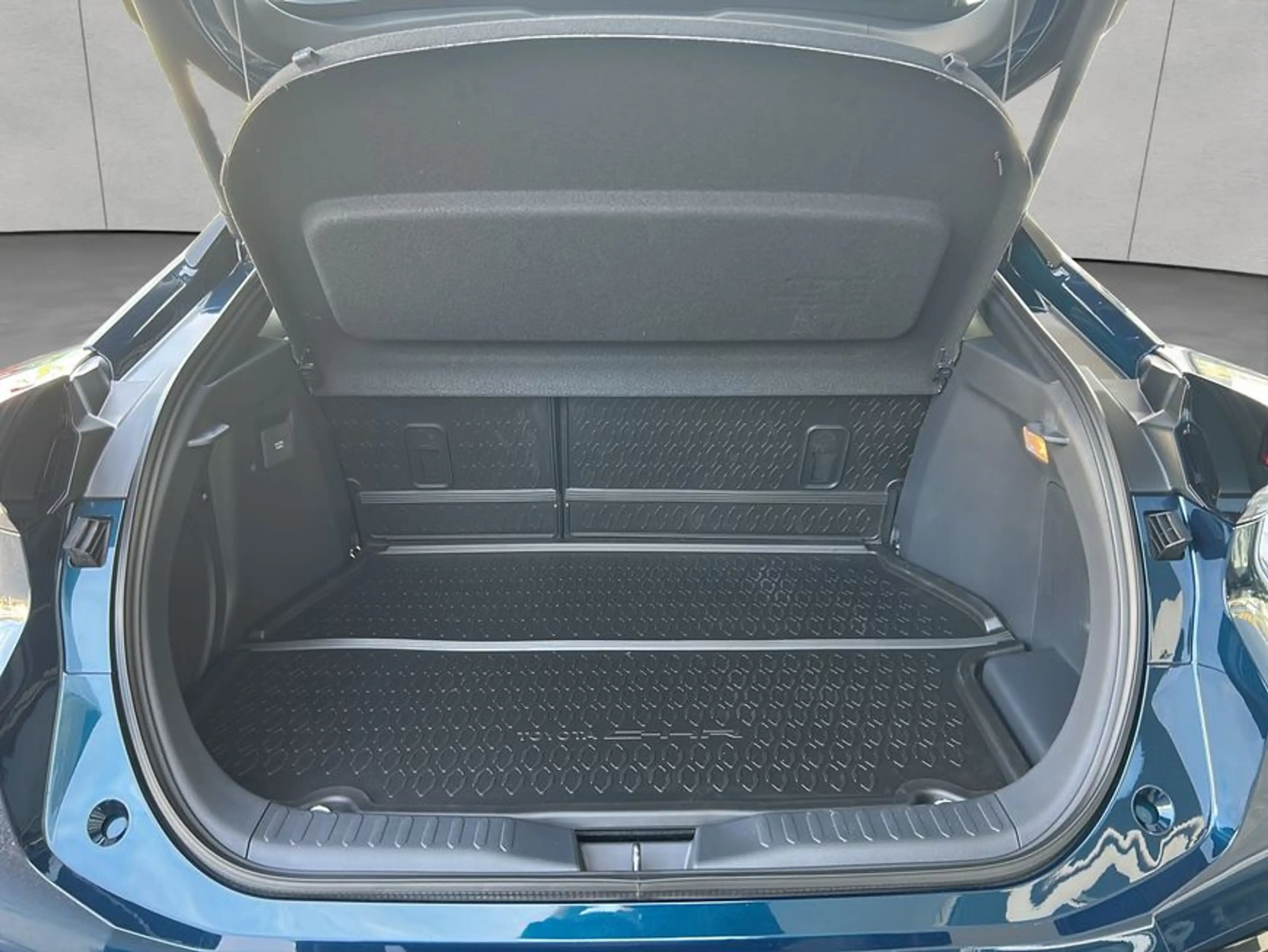 Toyota C-HR 2.0 Plug-in-Hybrid GR SPORT — photo 6