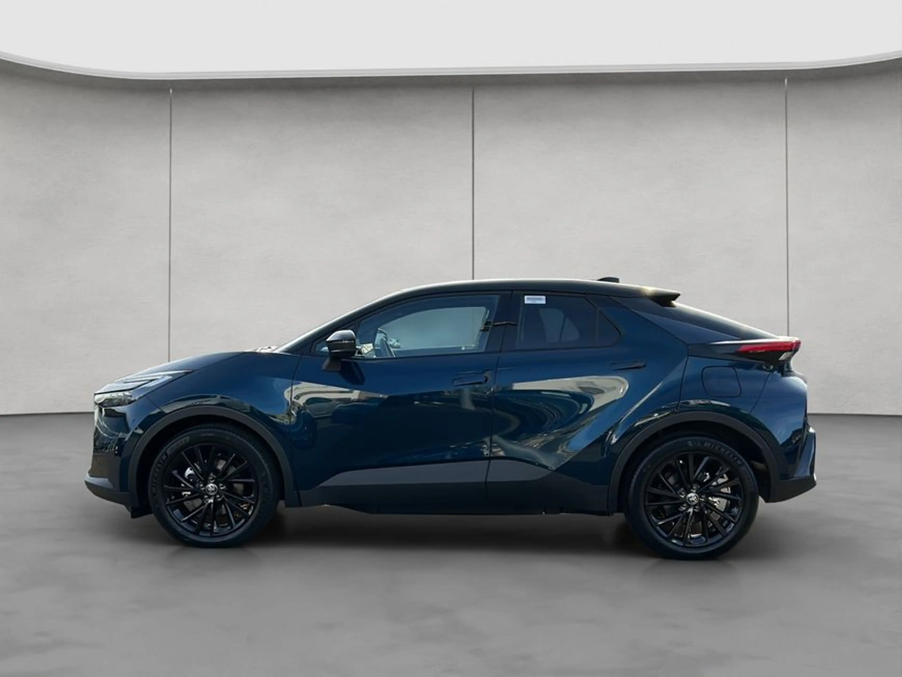 Toyota C-HR 2.0 Plug-in-Hybrid GR SPORT — photo 2