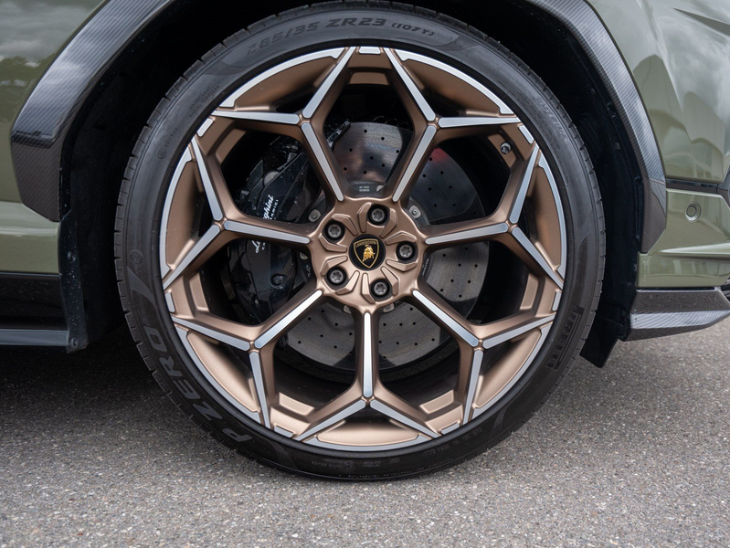 Lamborghini Urus Performante — photo 12