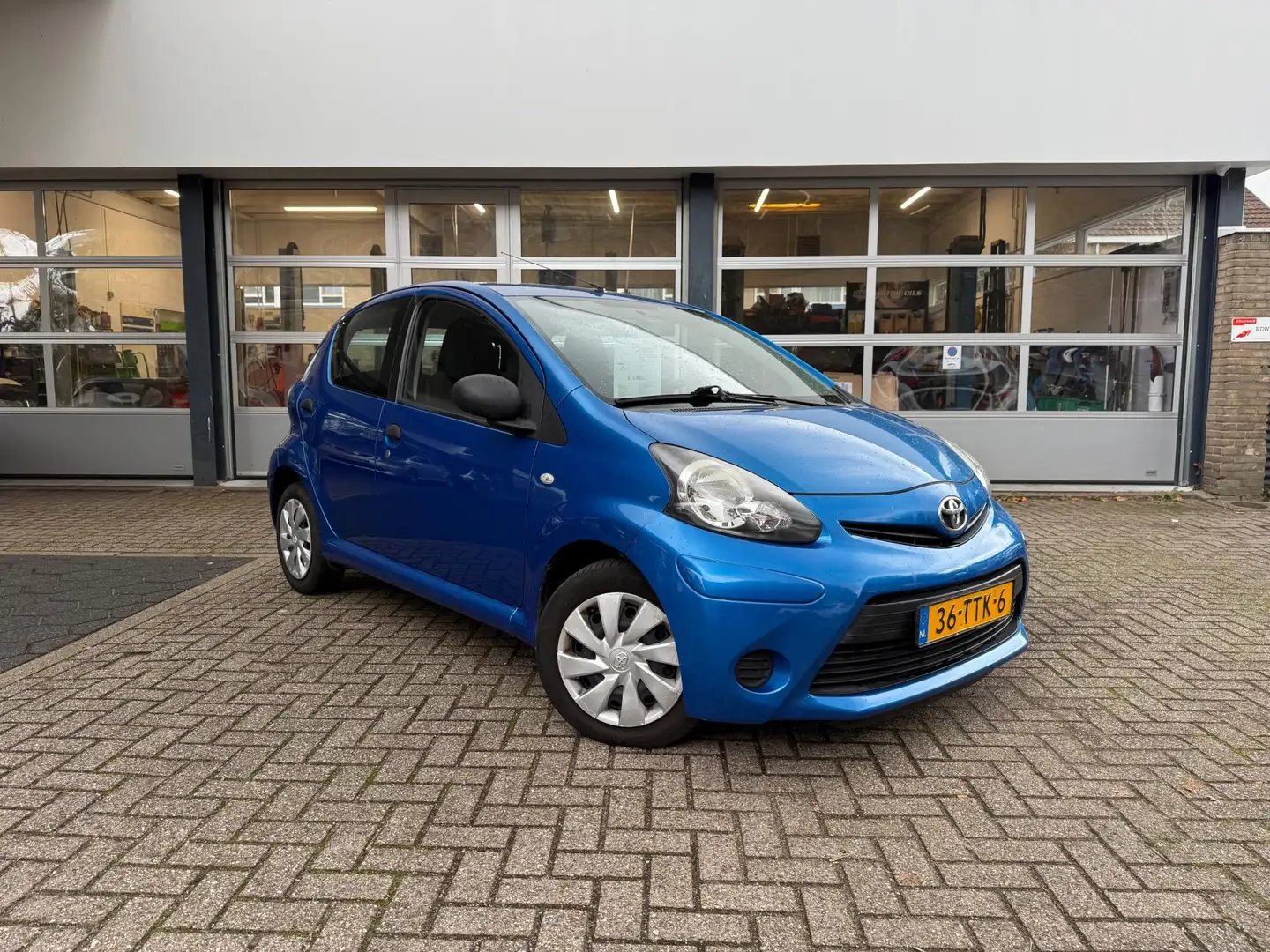 Toyota Aygo 1.0 VVT-i Comfort Blauw - 1