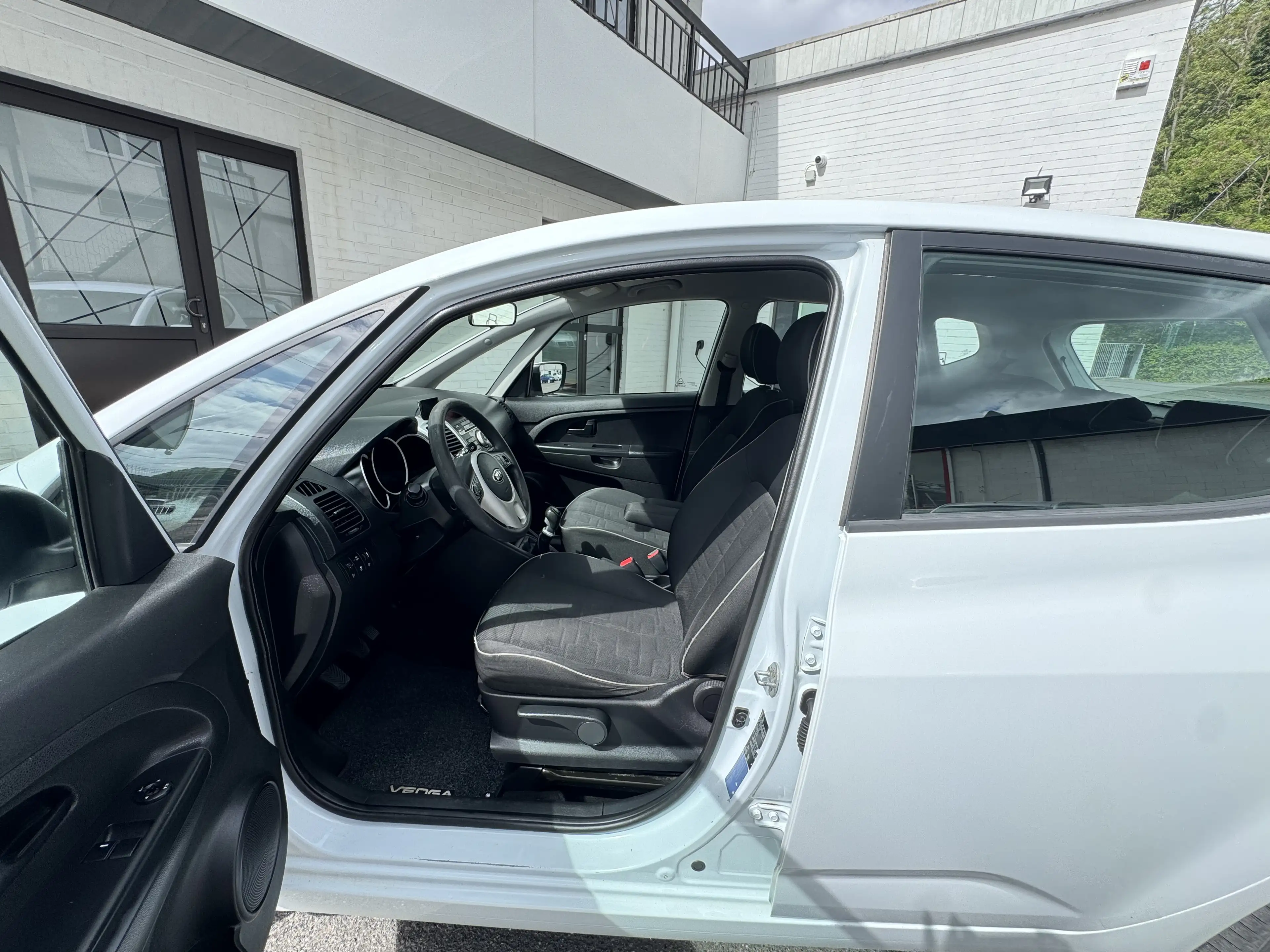 Kia Venga 1400 CRDI 90 CV ECO DYNAMIC 5 PORTES CLIM — photo 15