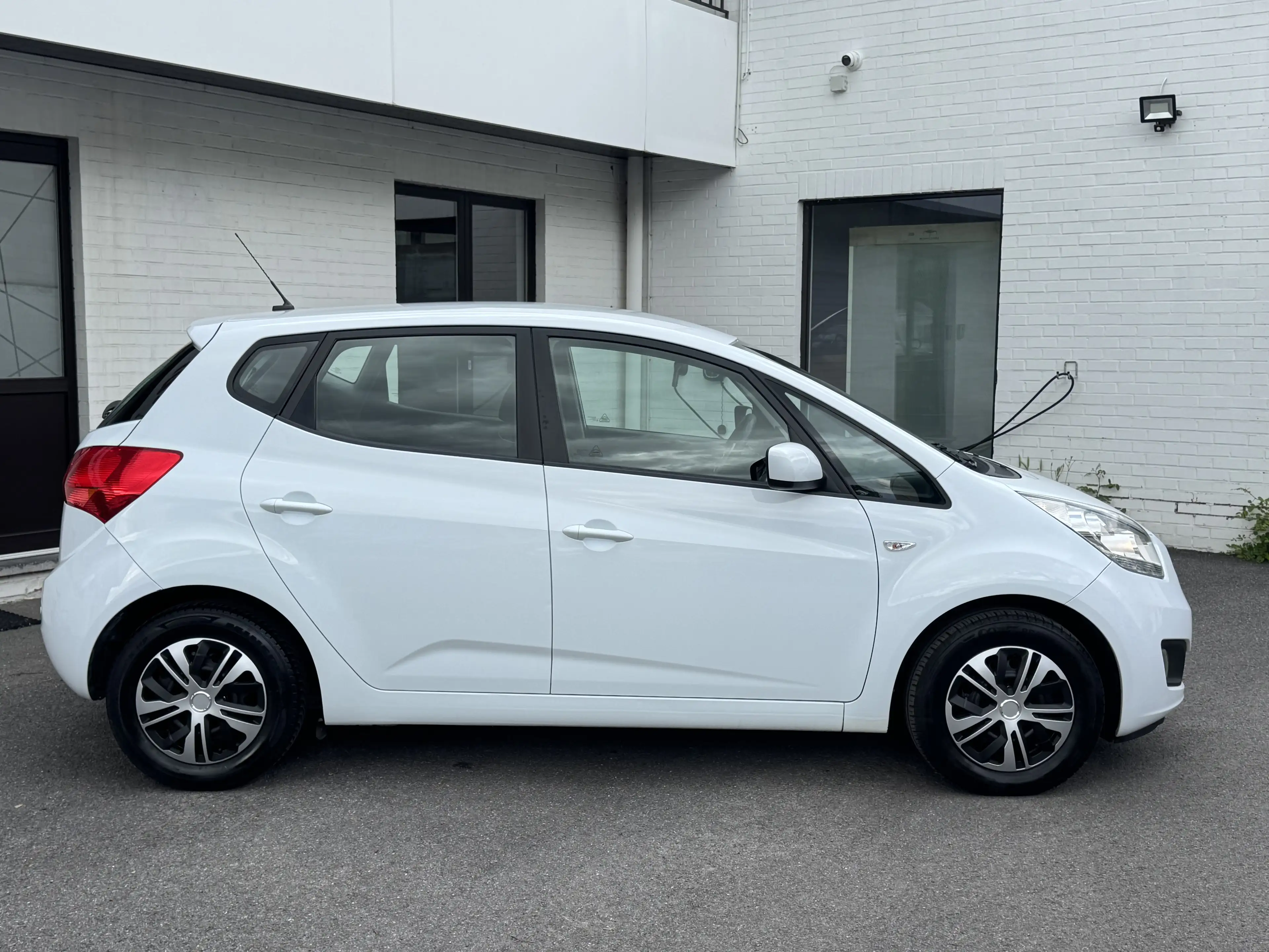 Kia Venga 1400 CRDI 90 CV ECO DYNAMIC 5 PORTES CLIM — photo 5