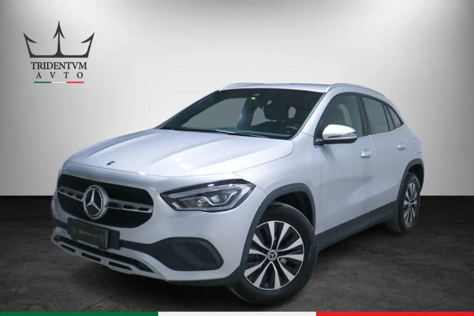 Mercedes-Benz GLA 200 d Business auto Argent - 1