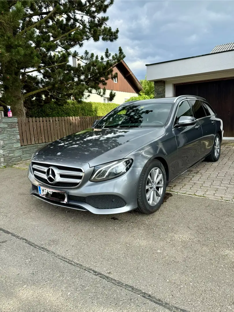 Mercedes-Benz E 220 d T 9G-TRONIC Avantgarde - 1