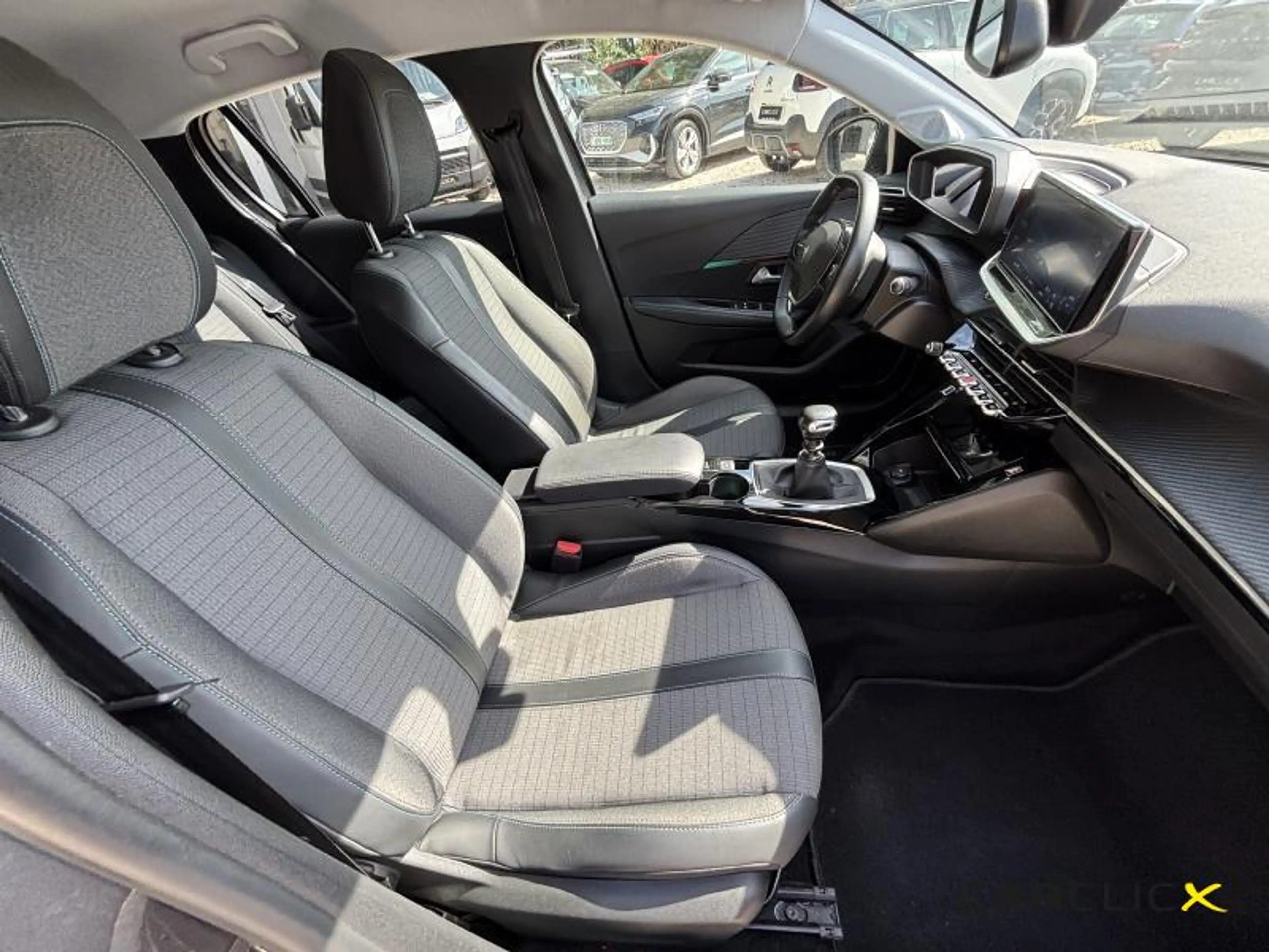 Peugeot 208 1.2 100pk Allure Pack — photo 9