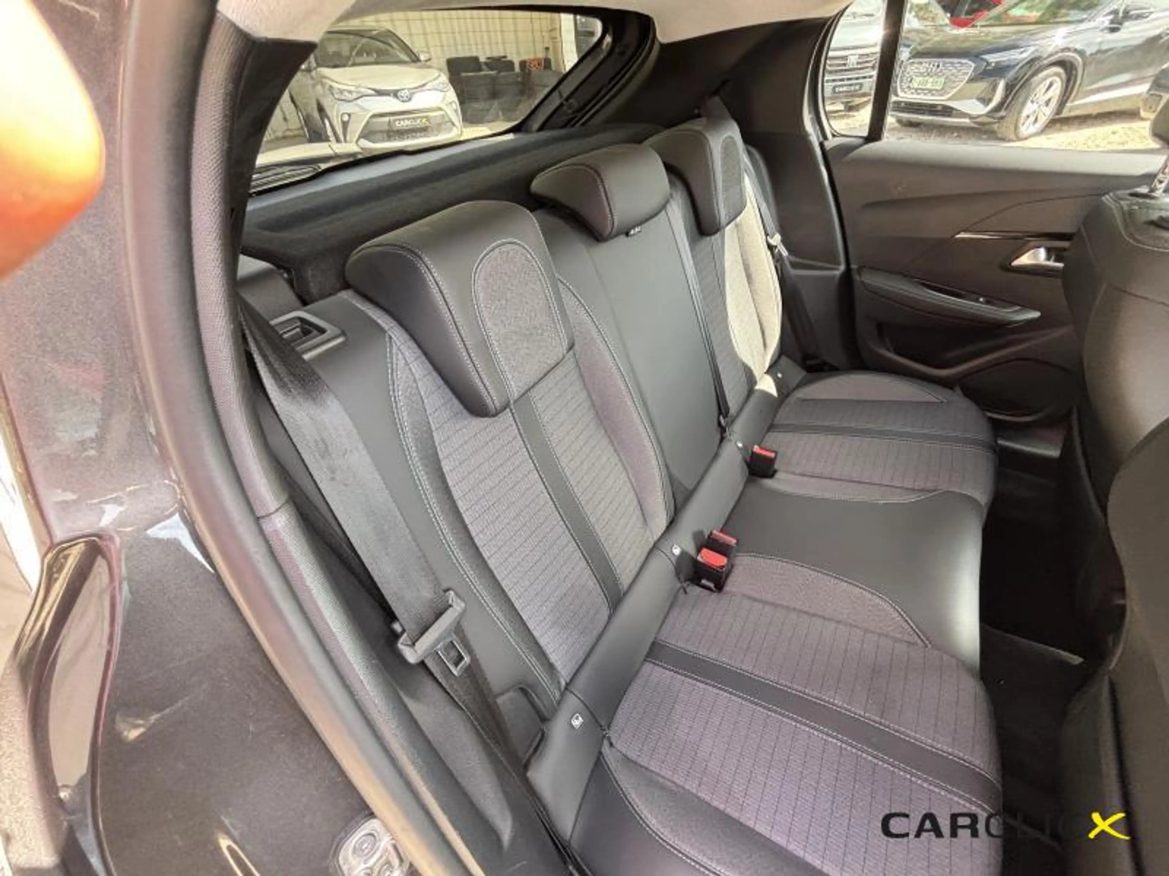 Peugeot 208 1.2 100pk Allure Pack — photo 10