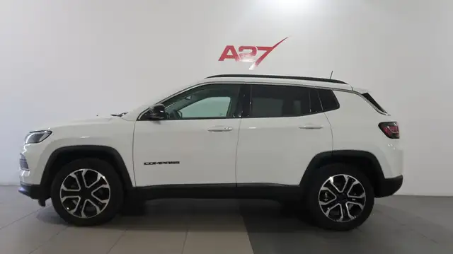 Jeep Compass view 3