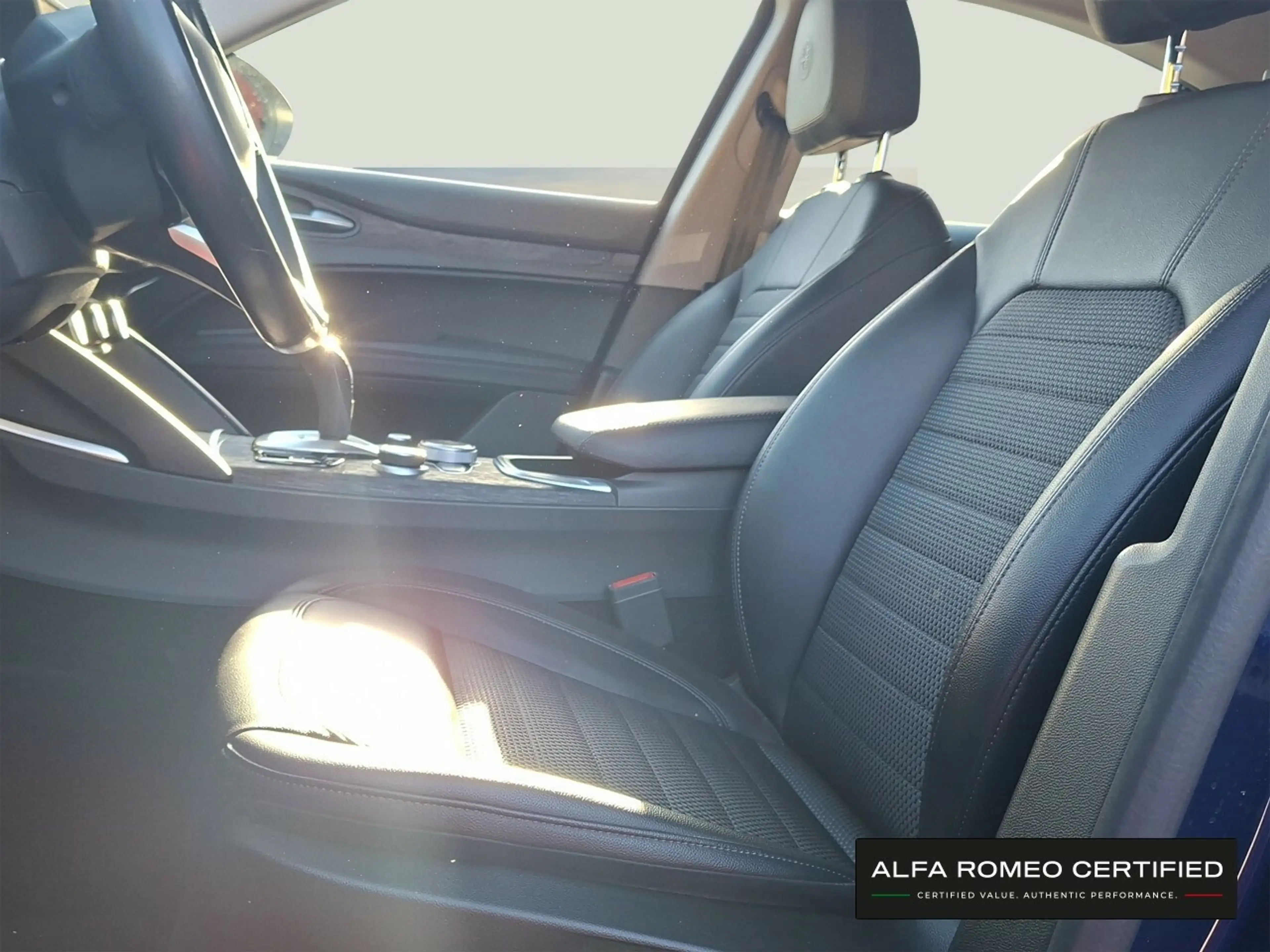 Alfa Romeo Stelvio Super 2.0 Turbo 16V Q4-AT8 — photo 11