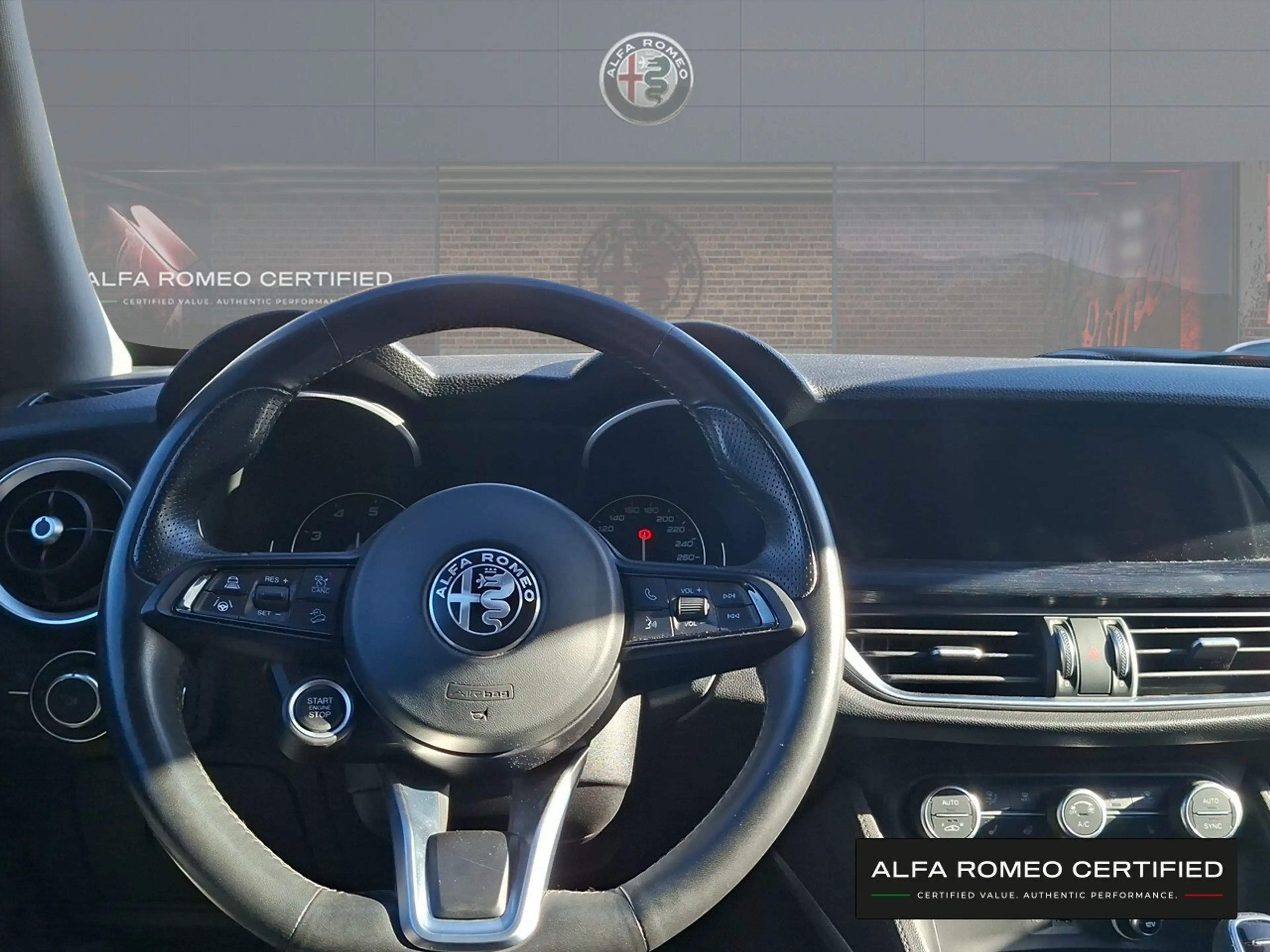 Alfa Romeo Stelvio Super 2.0 Turbo 16V Q4-AT8 — photo 8