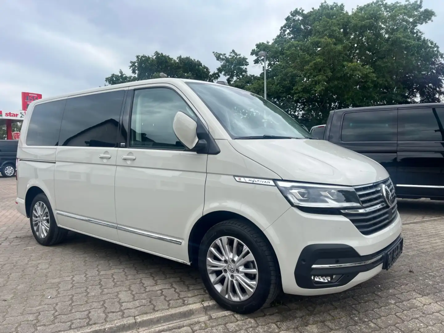 Volkswagen T6 Multivan T61. Multivan Generation Six/2xSchiebe/ACC/AHK Grau - 2