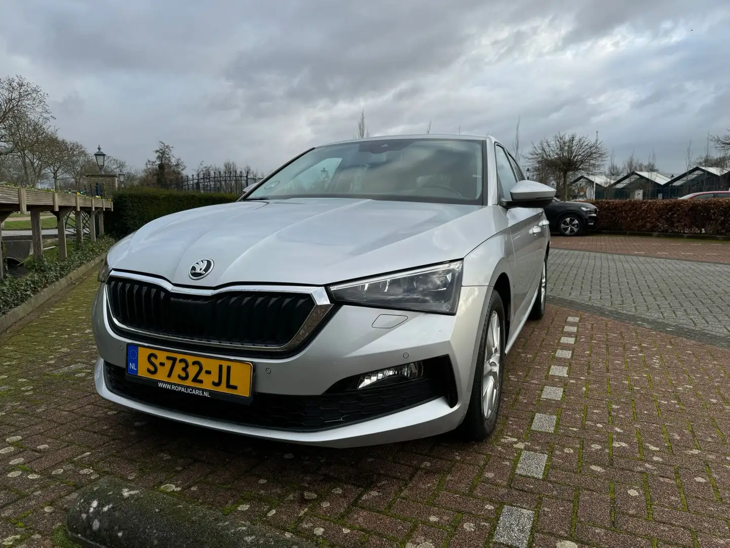 Skoda Scala Scala 1.0 TSI Bns Edition Grijs - 1