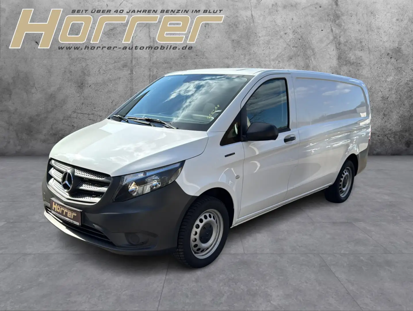 Mercedes-Benz 111 lang Kasten Kamera Sitzheizung Wit - 1