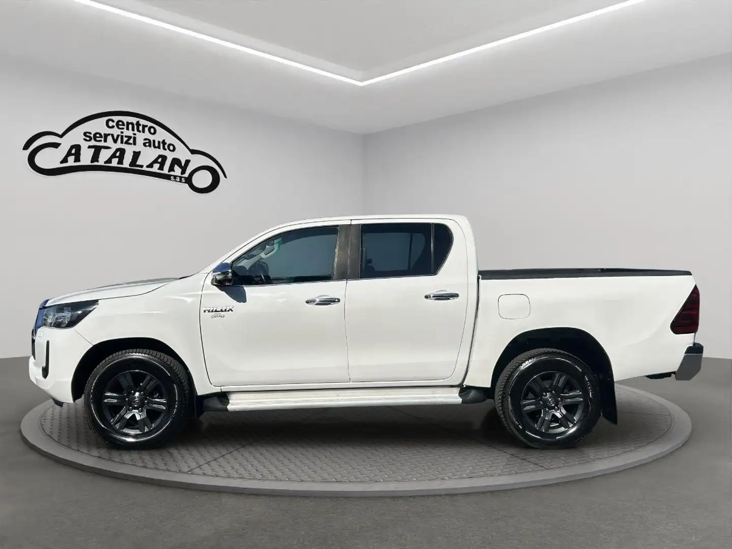 Toyota Hilux DC 2.4 d-4d 4x4 EXECUTIVE Blanc - 2