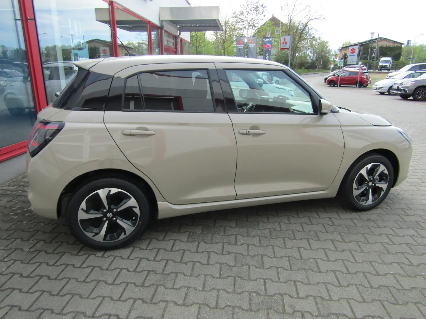 Suzuki Swift 1.2Hybrid Comfort Pl. Navi Kamera PDC LED Tempomat Beige - 2