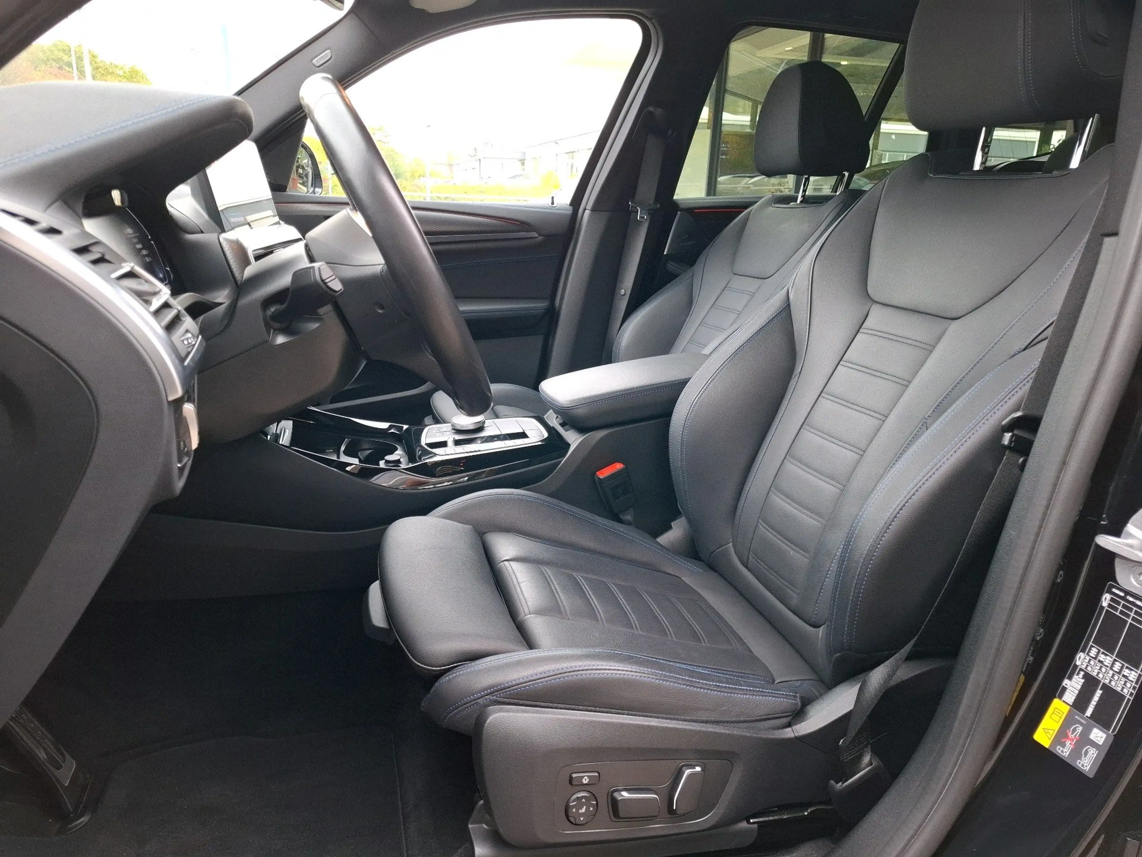 BMW iX3 Impressive Gestiksteuerung Head-Up HK HiFi — photo 14