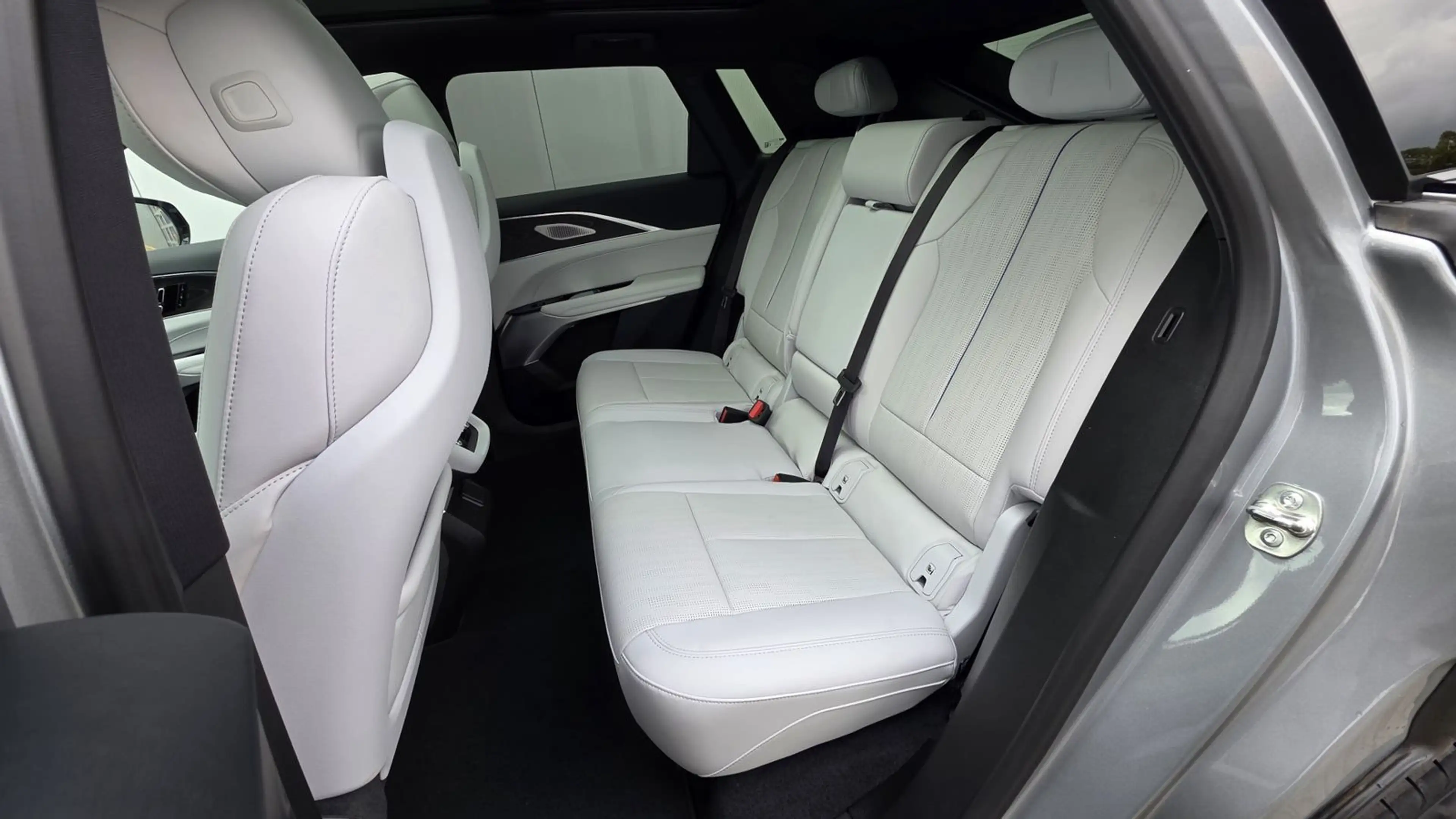 Cadillac Lyriq Sport 600e AWD — photo 13