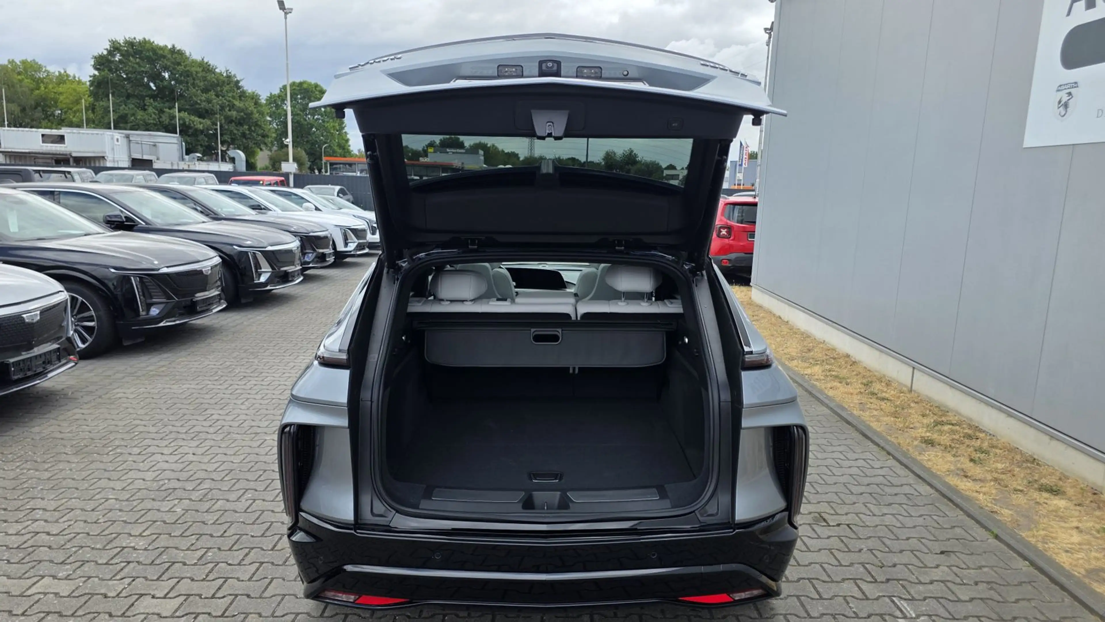 Cadillac Lyriq Sport 600e AWD — photo 7