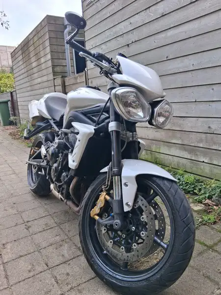 Triumph Street Triple - foto 4