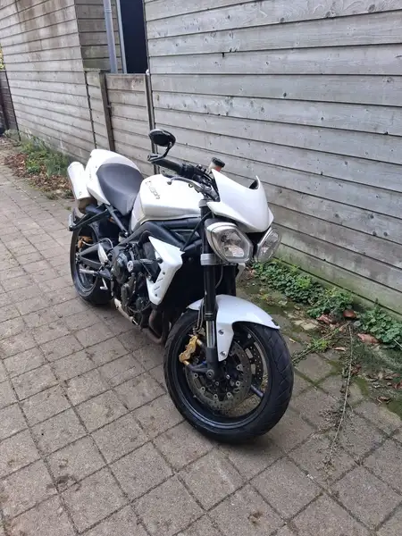 Triumph Street Triple - foto 3