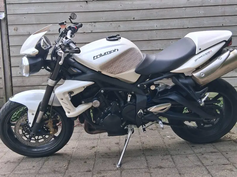 Triumph Street Triple - foto 7