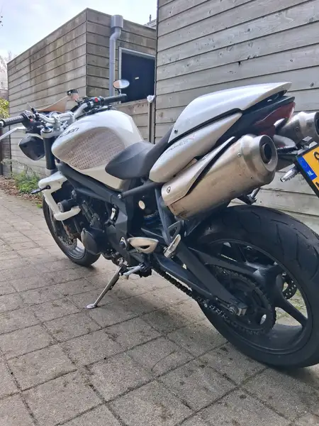 Triumph Street Triple - foto 8