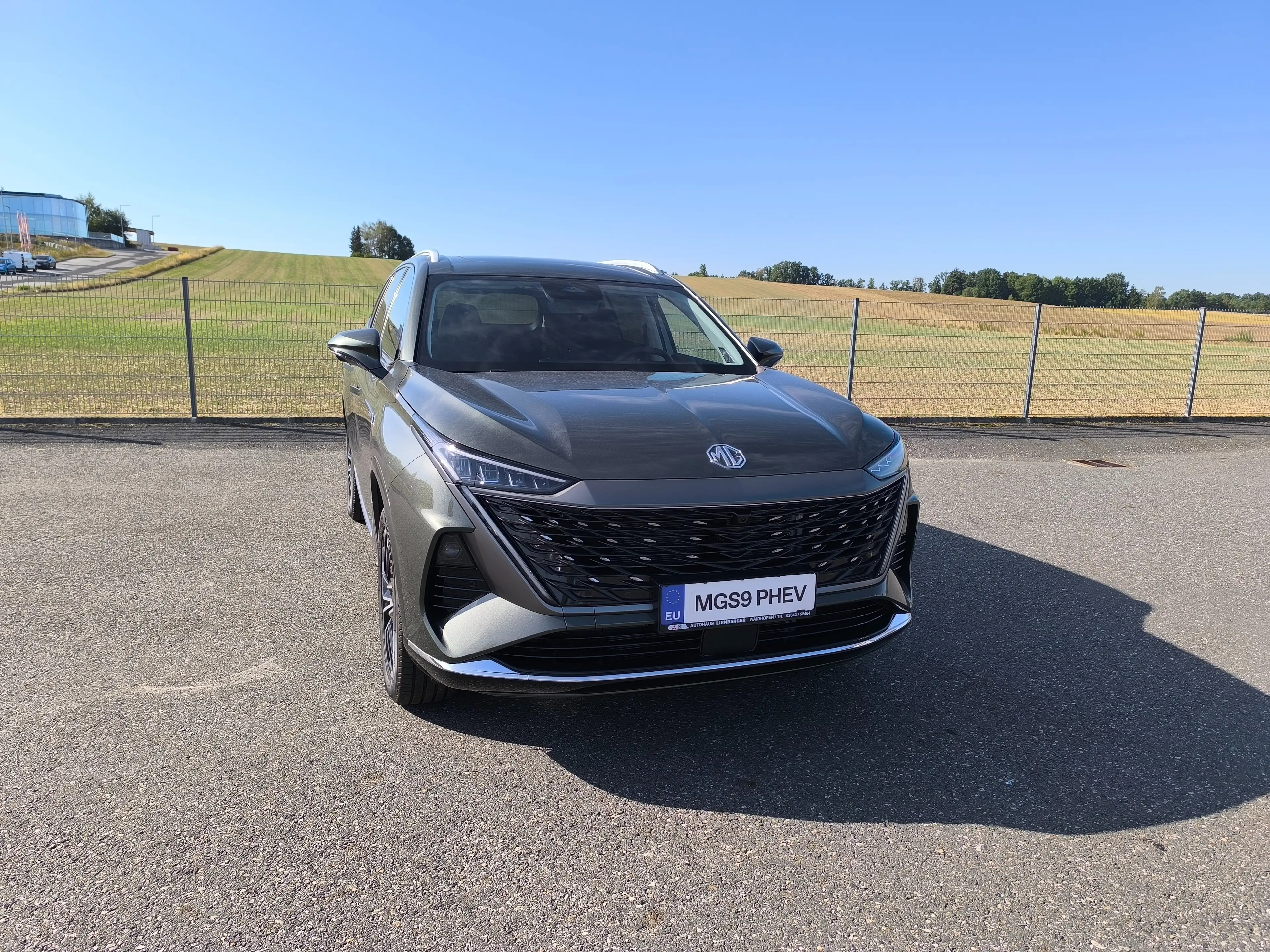 MG MGS9 PHEV Luxury MY25 7-Sitzer — photo 3