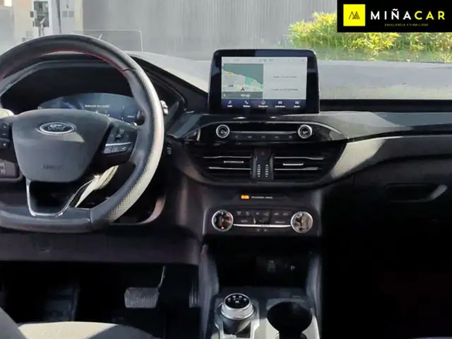 Ford Kuga view 3
