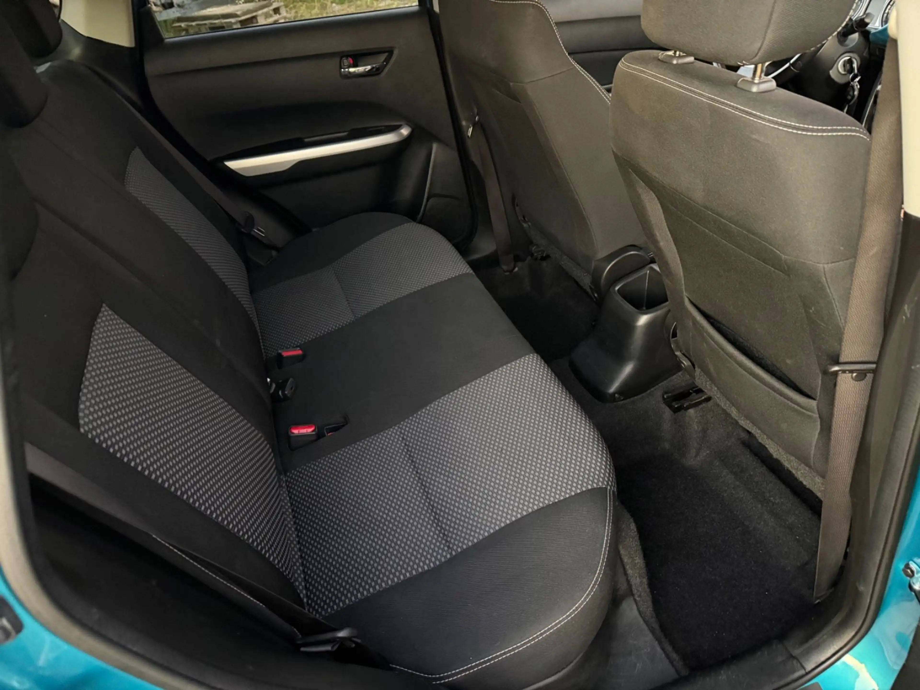 Suzuki Vitara 1.6 DDiS Comfort 4x4 — photo 12