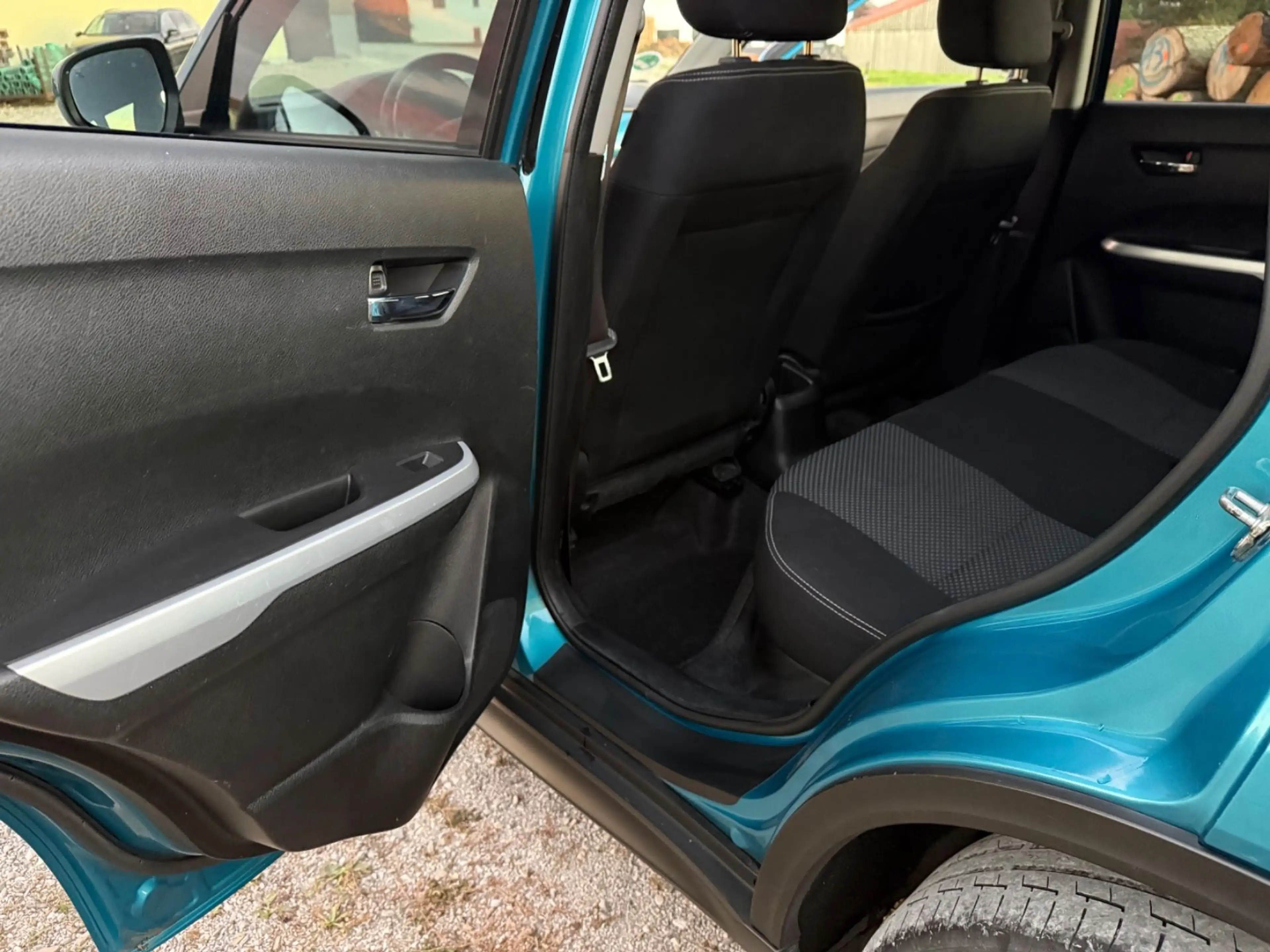 Suzuki Vitara 1.6 DDiS Comfort 4x4 — photo 14