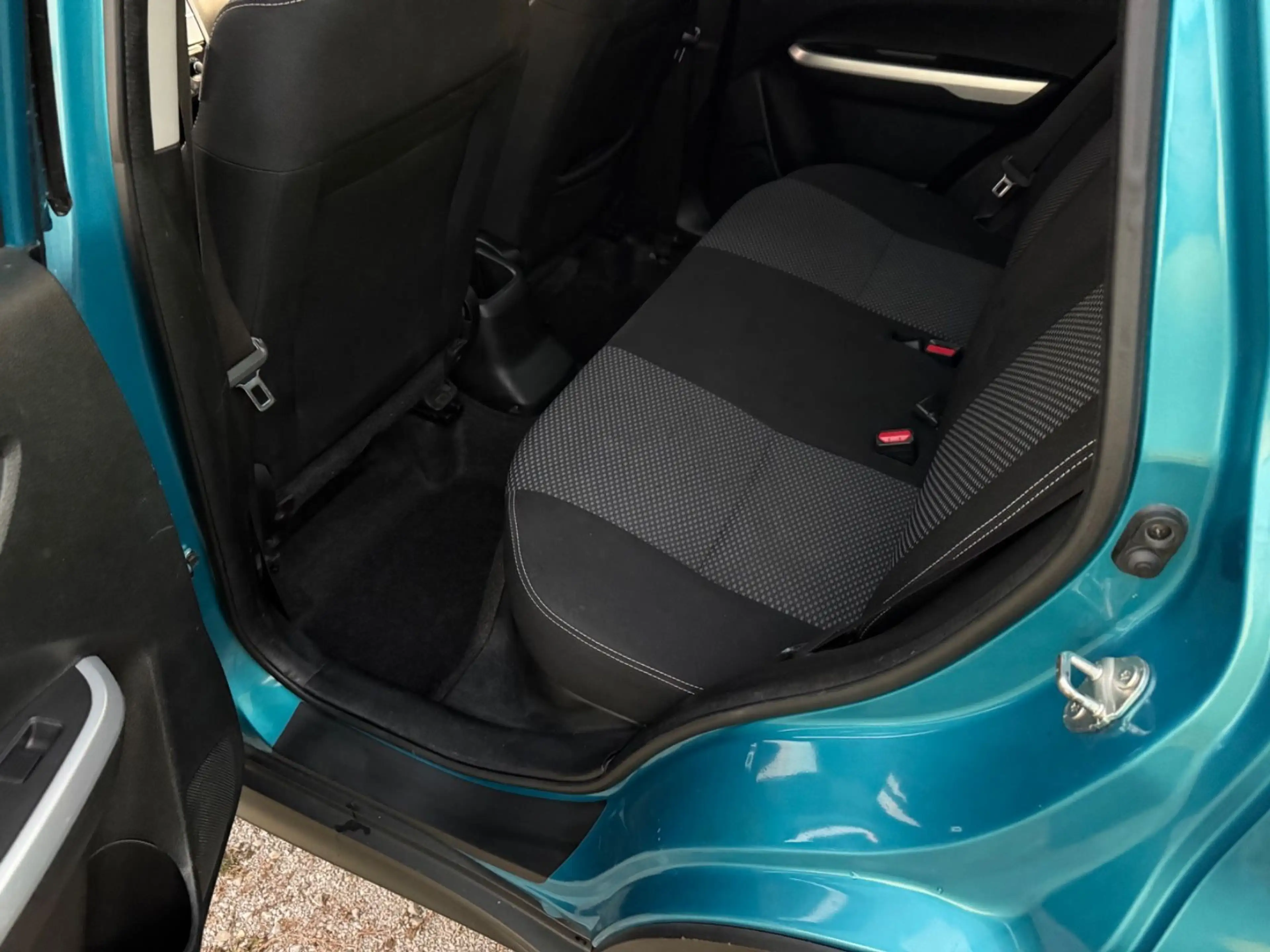 Suzuki Vitara 1.6 DDiS Comfort 4x4 — photo 15