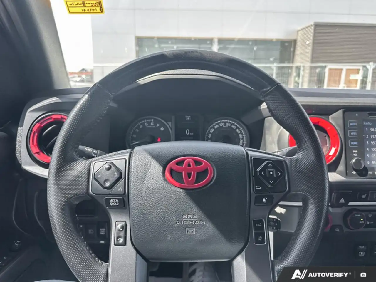 Toyota Tacoma снимка Toyota Tacoma