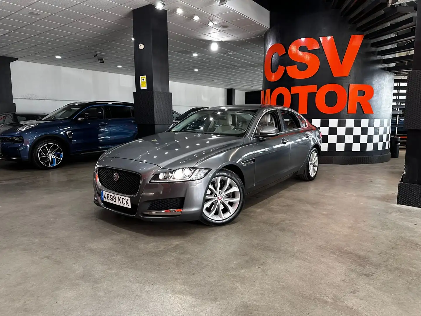Jaguar XF 2.0i4D Pure Aut. 180 Gris - 2