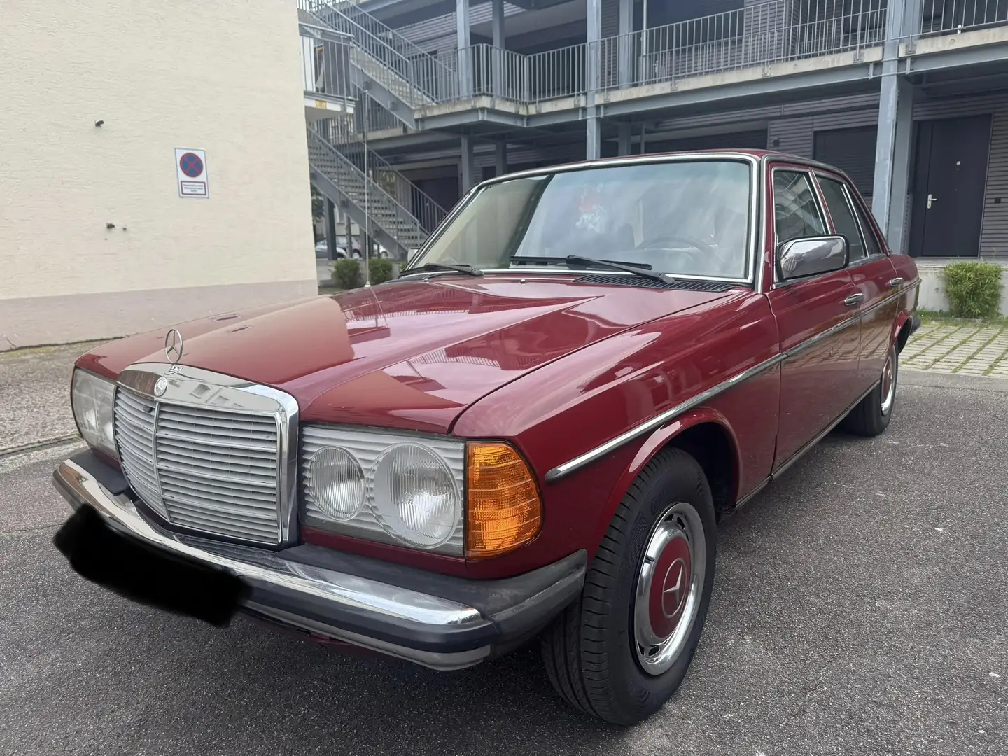 Mercedes-Benz Baureihe 123 Rot - 2