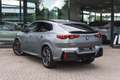BMW iX2 eDrive20 High Executive M Sport / Panoramadak / Sp Grijs - thumbnail 2