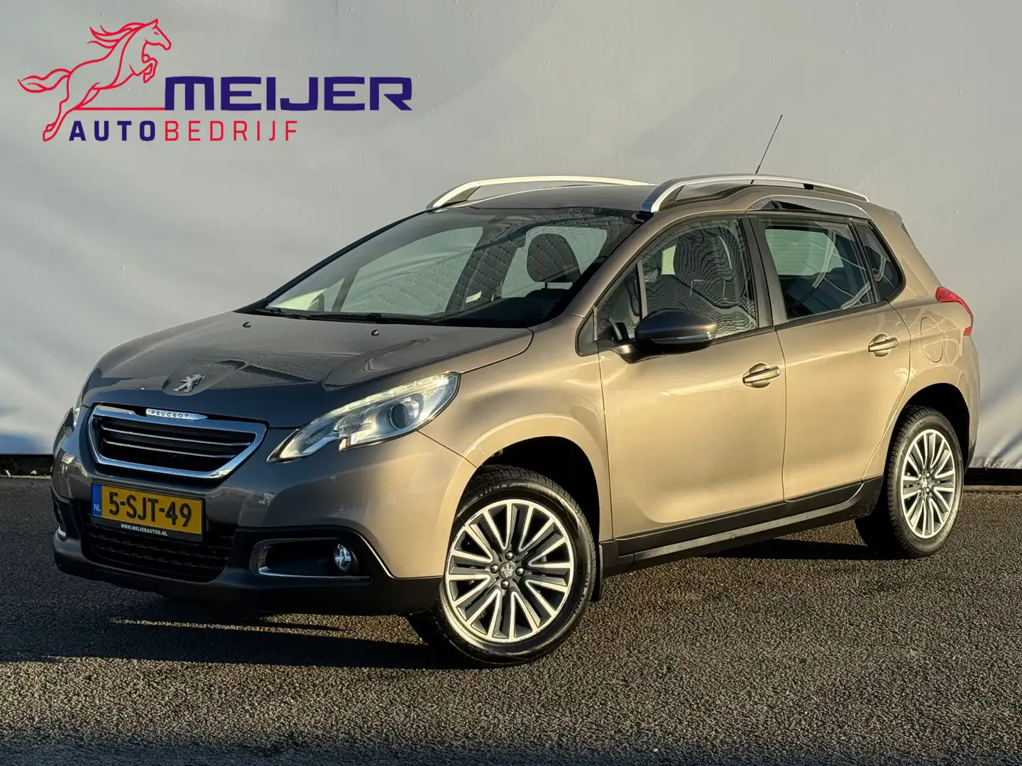 Peugeot 2008 1.2 VTi Active Dakrails | LED | Cruise | Clima | P Gris - 1