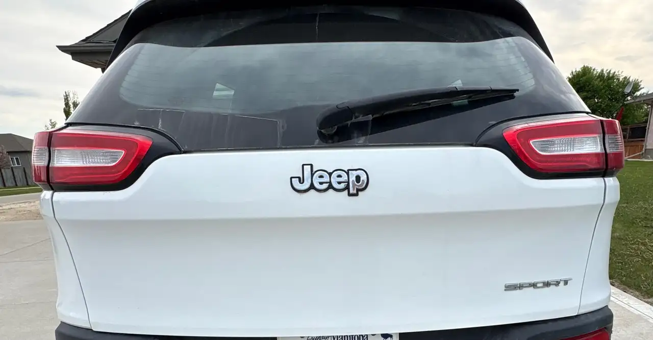 Jeep Cherokee снимка Jeep Cherokee