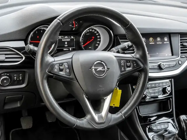 Opel Astra view 8