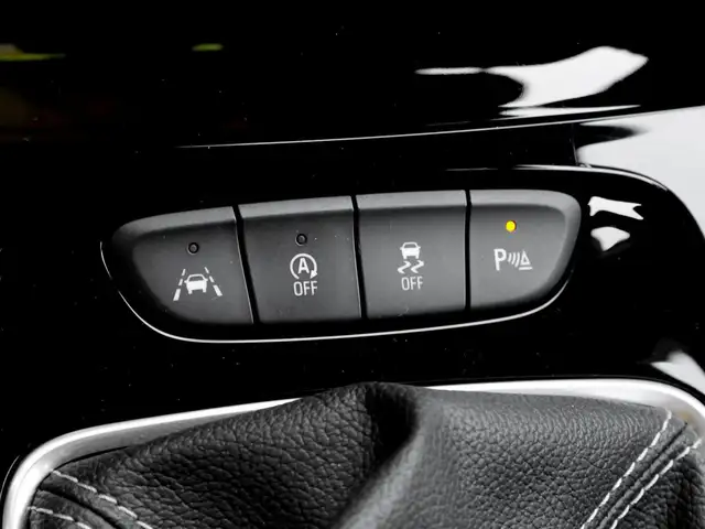Opel Astra view 12