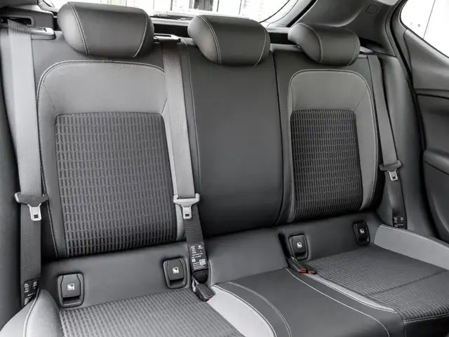 Opel Astra view 4