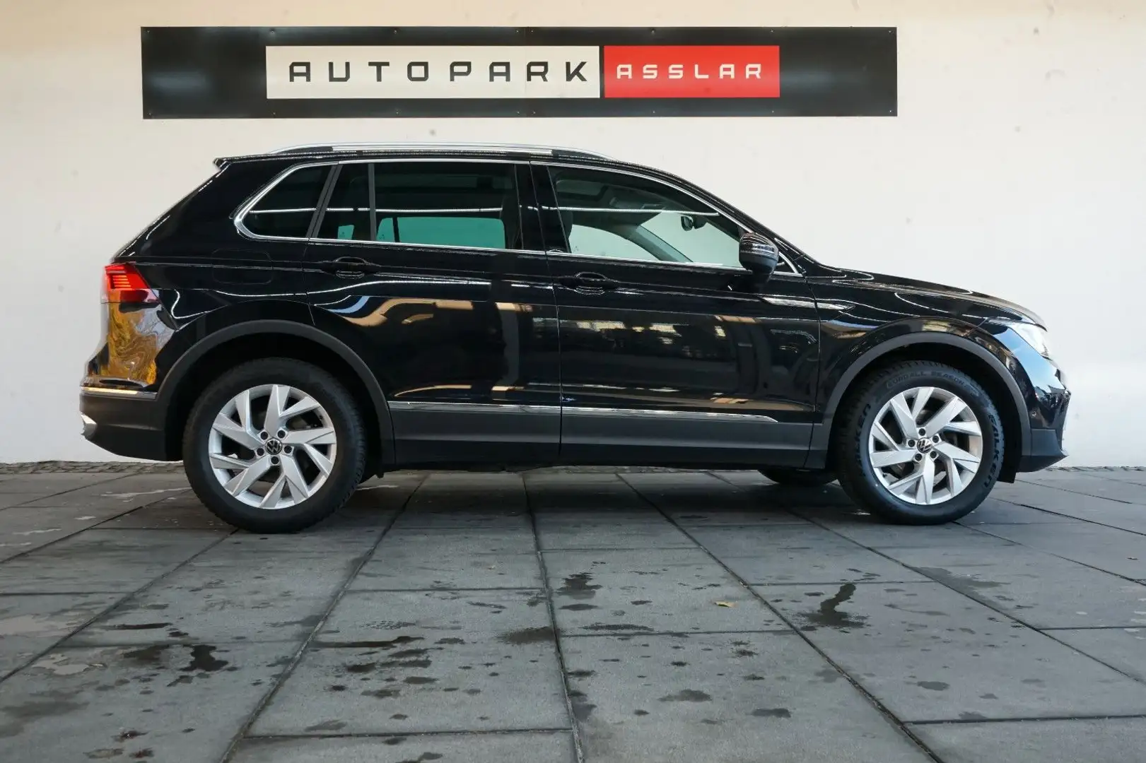 Volkswagen Tiguan Elegance 2.0TDI DSG/PANO/VIRTUAL/ Schwarz - 1