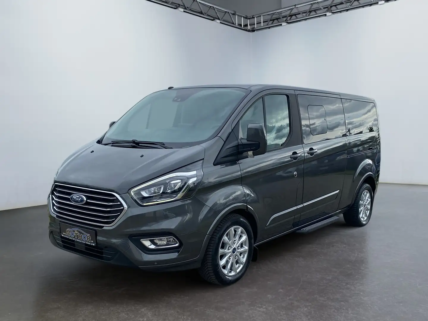 Ford Tourneo Custom Titanium 2.0 TDCi TEMP PDC NAV Grau - 2
